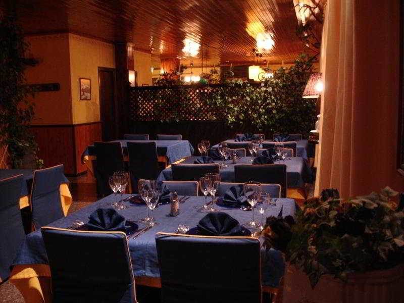 Hotel Peretol Сольдеу Екстер'єр фото